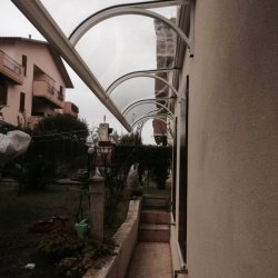 Pensiline con chiusura tende a zip